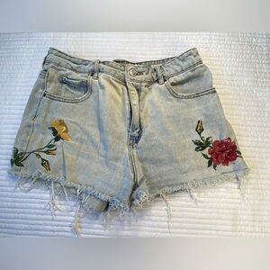 PacSun Light Wash Embroidered Floral Jean Shorts